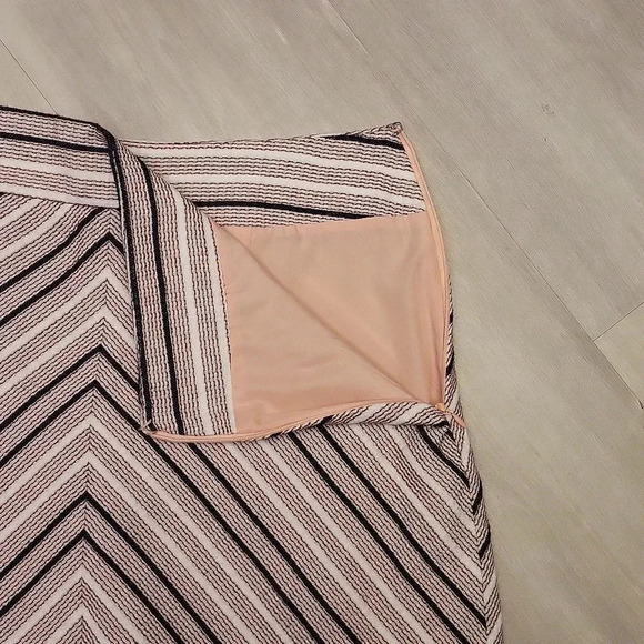 Ann Taylor Loft Peach Black White Chevron Knee Length‎ Side Zip Skirt Size 6 - Picture 4 of 6